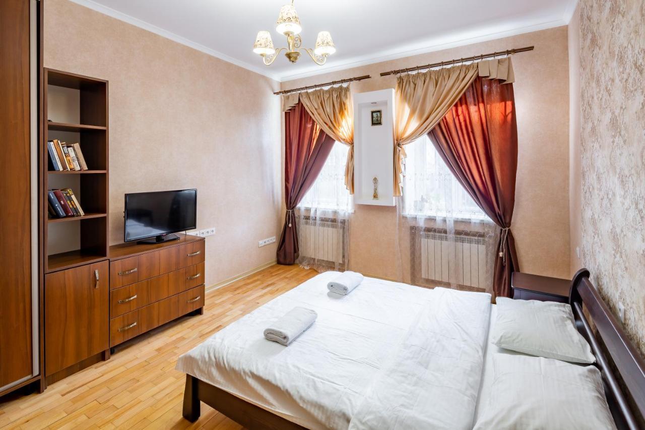 Lva Apartment Lviv Buitenkant foto